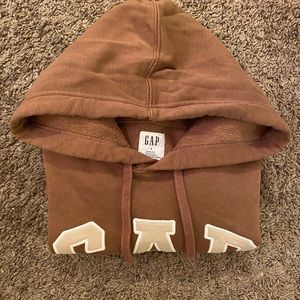 Men’s Gap logo hoodie in brown size small